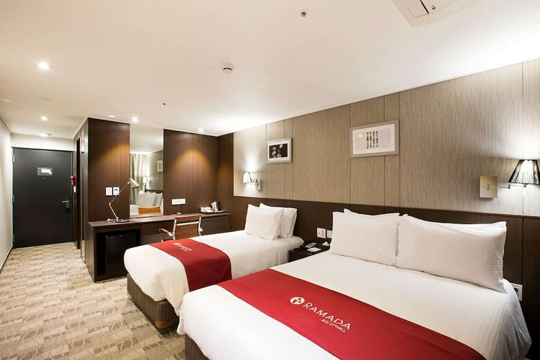 Hotel Ramada Jeju City Hall