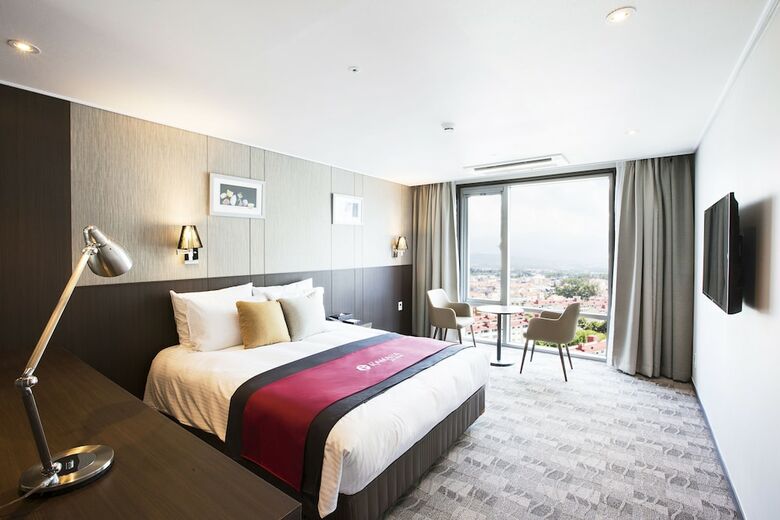 Hotel Ramada Jeju City Hall