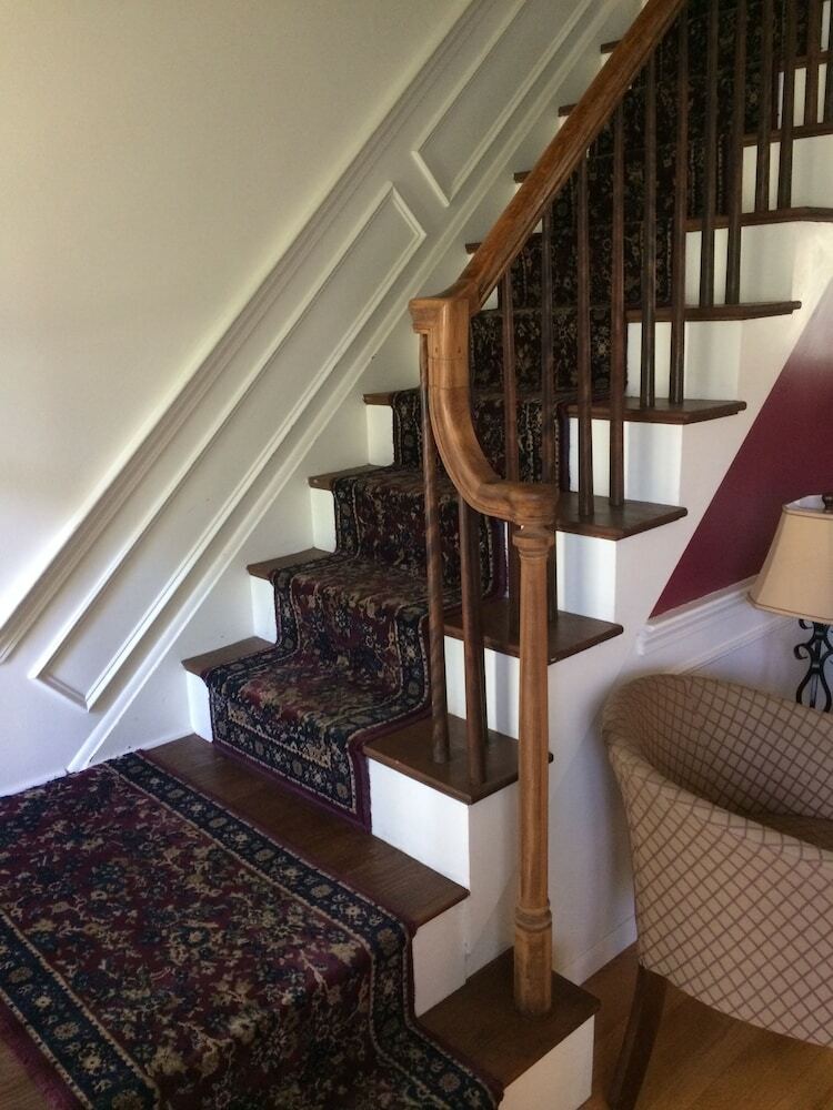 Cranberry Manor Bed And Breakfast Cape Cod