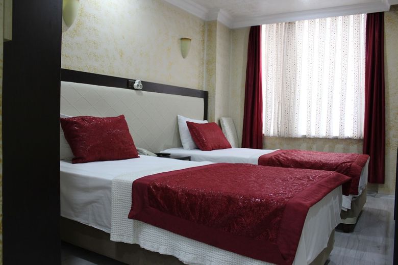 Adana Kucuksaat Hotel