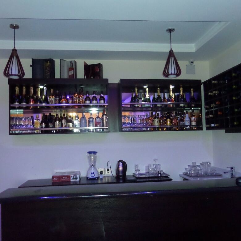 Rightgate Hotel & Suites