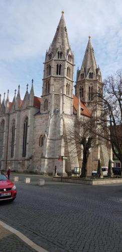 Hostal Adams Bistro Und Pension