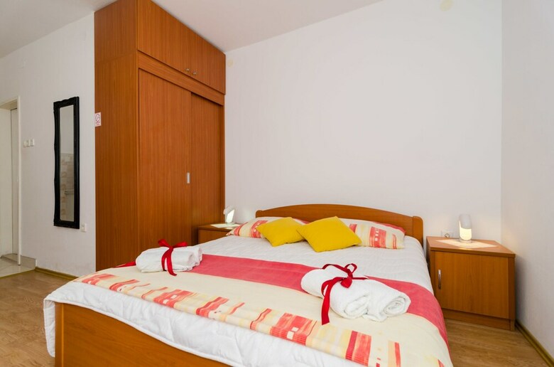 Apartments And Room Lora