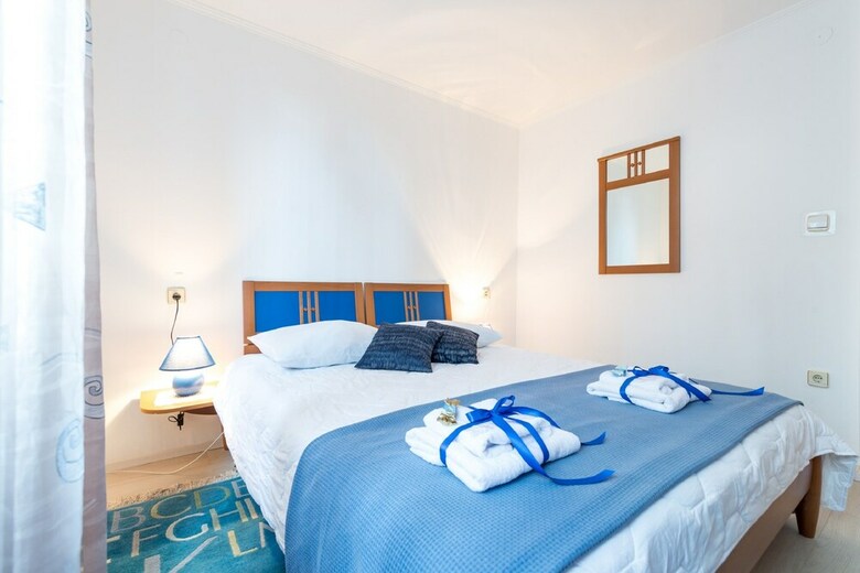 Apartments And Room Lora