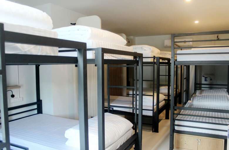 Hostal Phuket Marine Poshtel