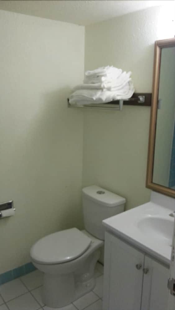 Hotel Riverwalk Inn & Suites