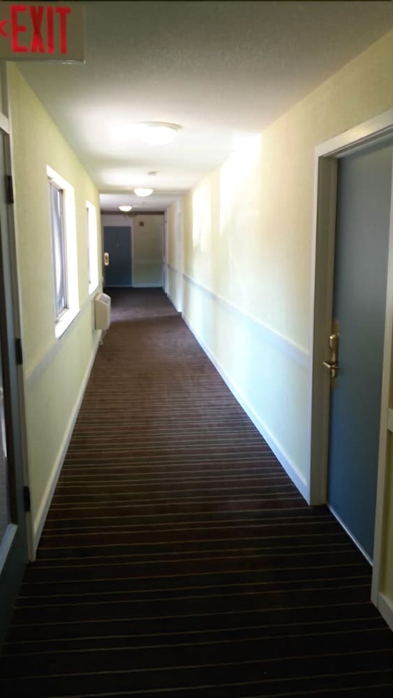 Hotel Riverwalk Inn & Suites
