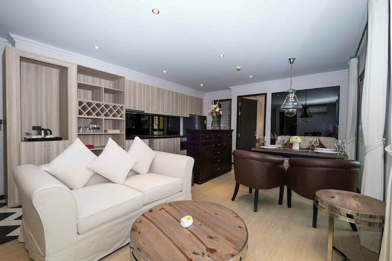 Hotel The Symphony Suites Pattaya