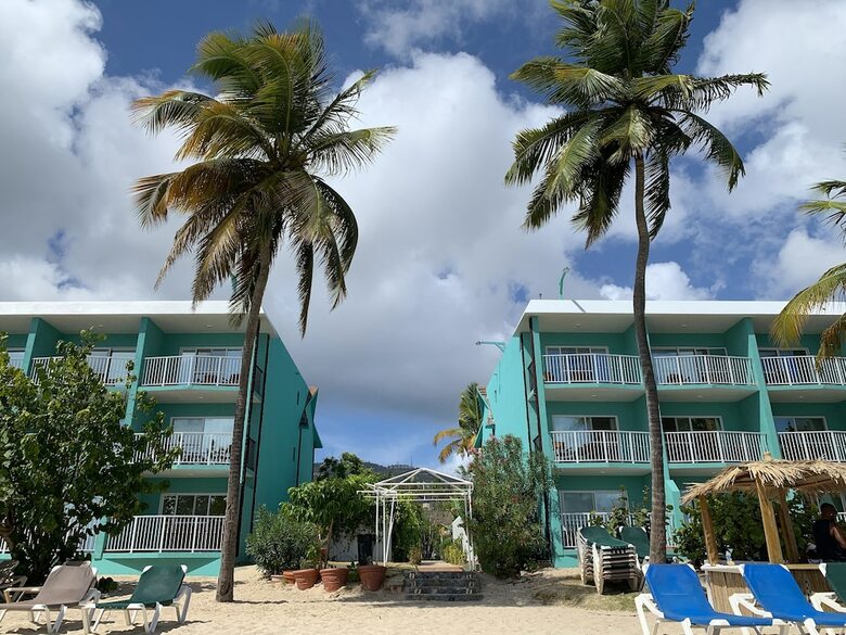 Hotel Emerald Beach Resort
