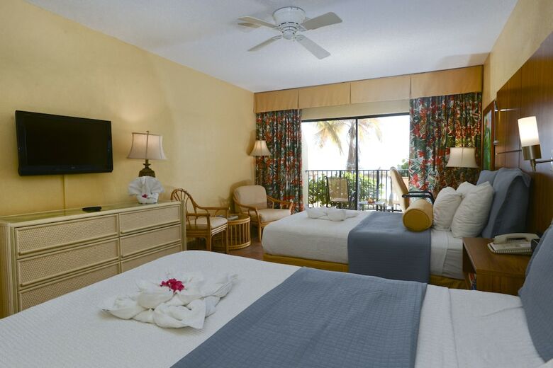 Hotel Emerald Beach Resort