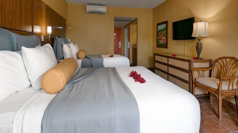 Hotel Emerald Beach Resort