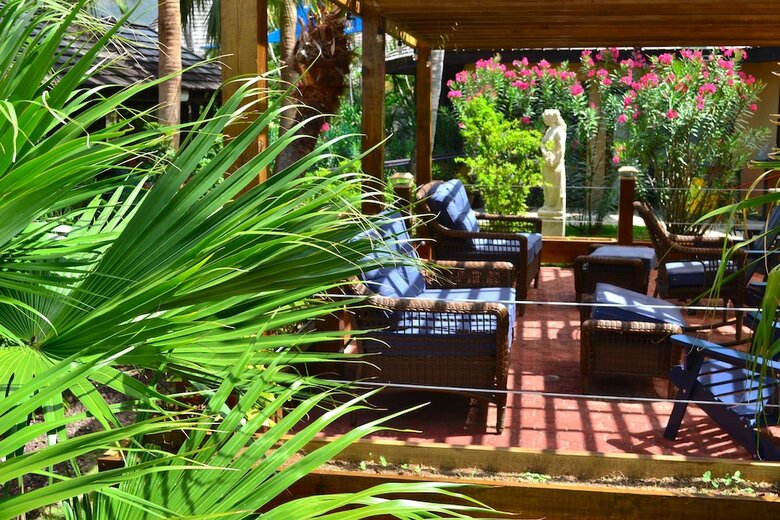 Hotel Emerald Beach Resort
