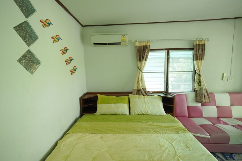 Hotel Baan Suanjarean Resort