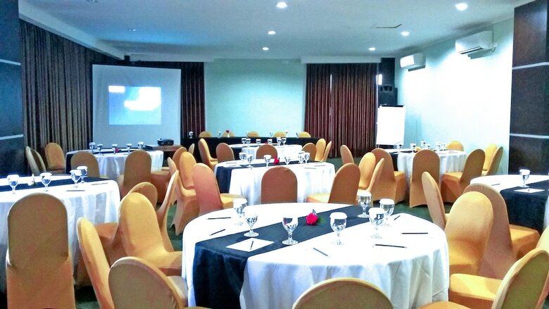 Her Hotel & Trade Centre Balikpapan