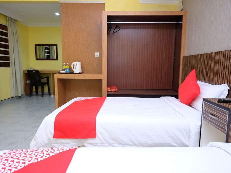Oyo 558 Rayyan Soffea Hotel