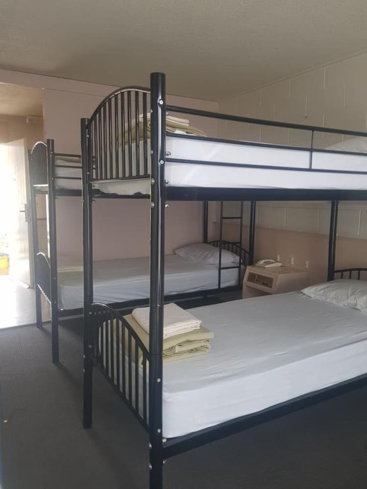 Snow Season Motor Inn