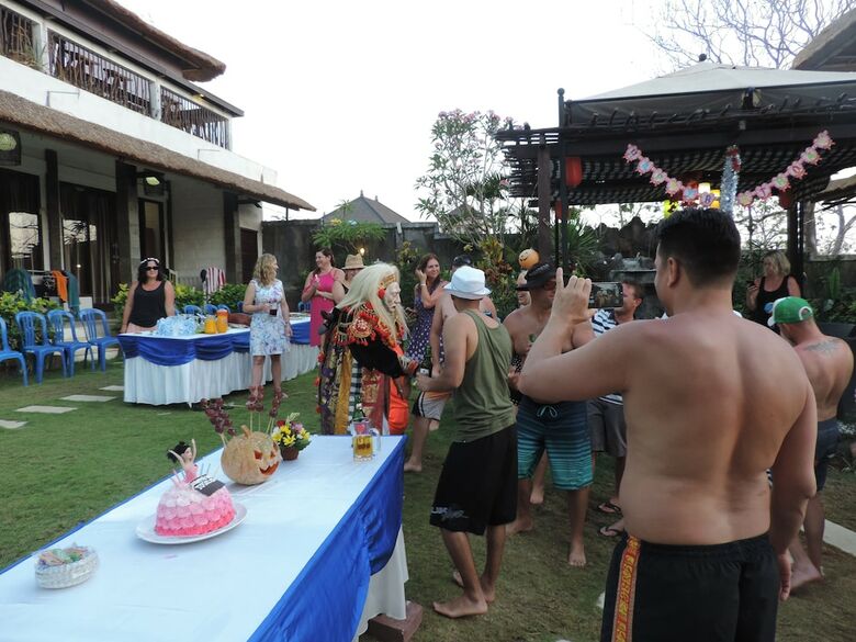 Bed & Breakfast Hill Dance Bali American Hotel