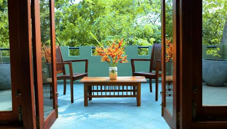 Hotel Tropical Retreat