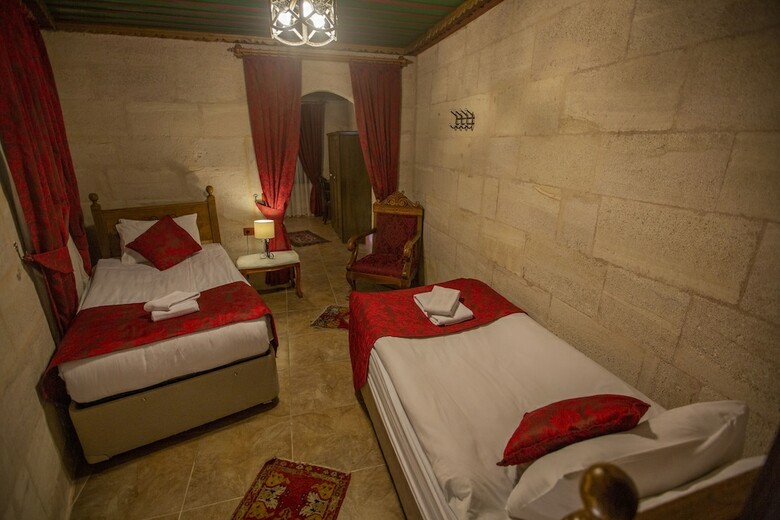 Hermes Cave Hotel