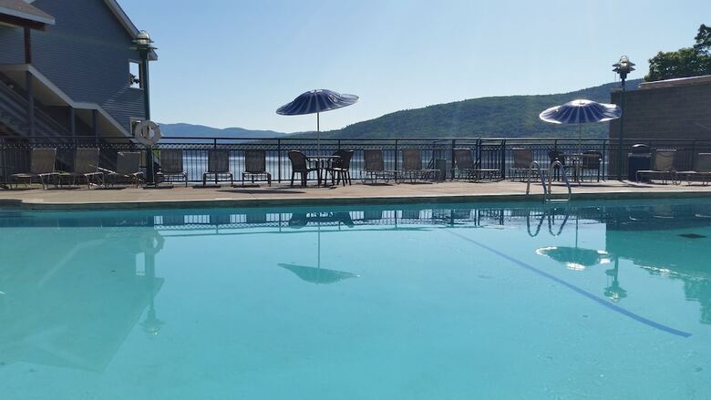 Hotel Surfside On The Lake