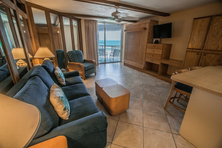 Sea Club IV