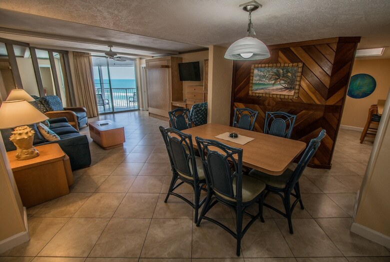 Sea Club IV