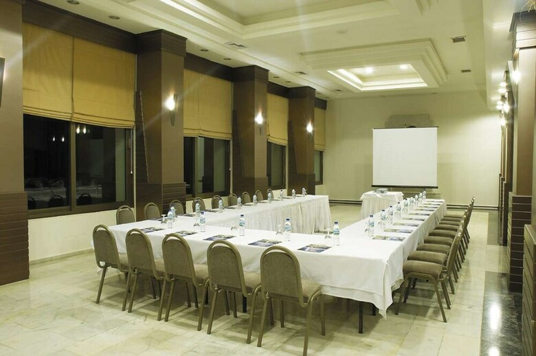 Korumar Deluxe Hotel