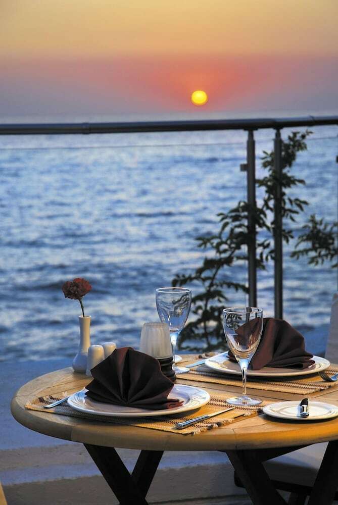 Korumar Deluxe Hotel