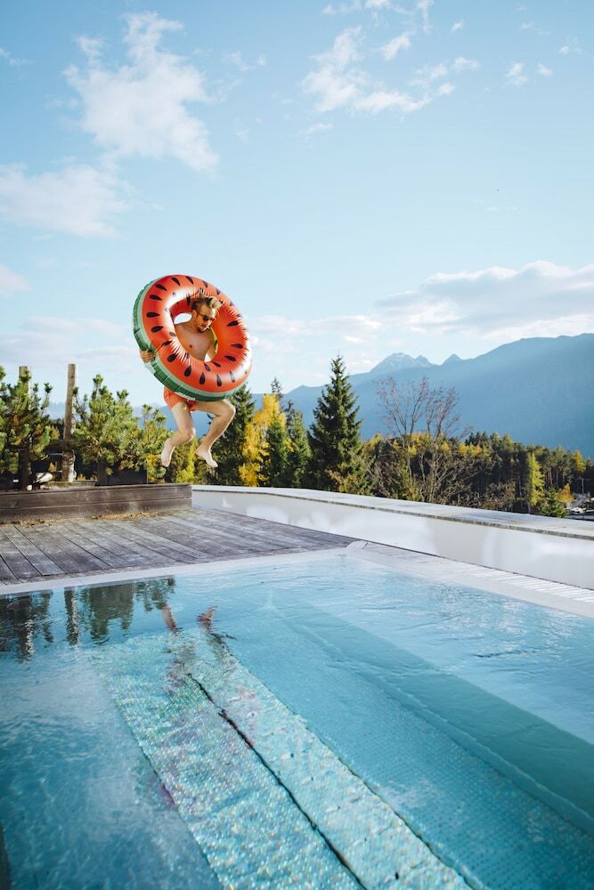 Nidum - Casual Luxury Hotel