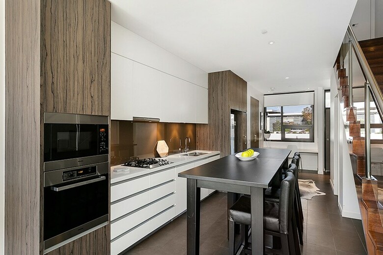 Melbourne Holiday Apartments South Wharf