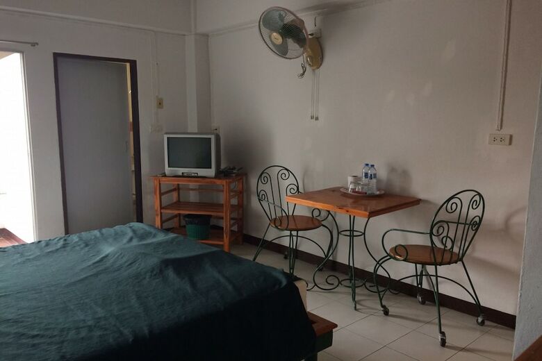 Hotel Baan Khun Mae Apartment