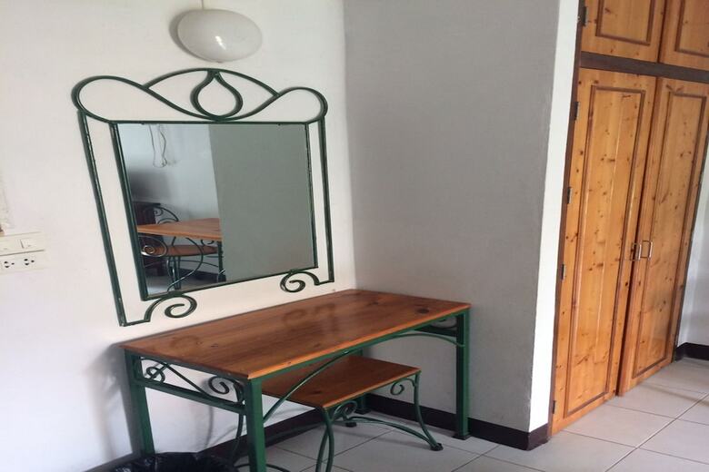 Hotel Baan Khun Mae Apartment