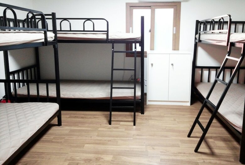 Hostal Guesthouse Enoch - Hostel