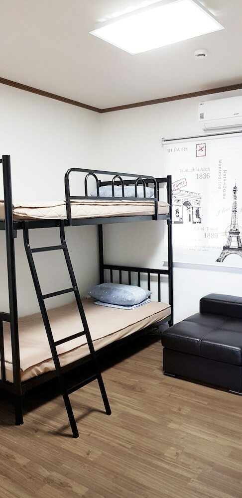 Hostal Guesthouse Enoch - Hostel