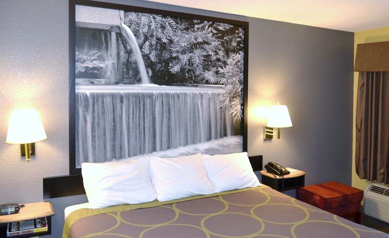 Motel Super 8 By Wyndham Spring