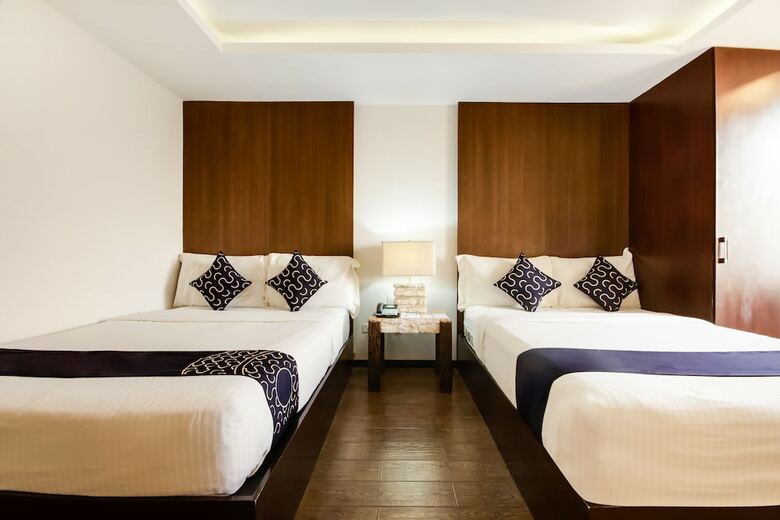 Capitol O 261 Rumah Highlands Hotel