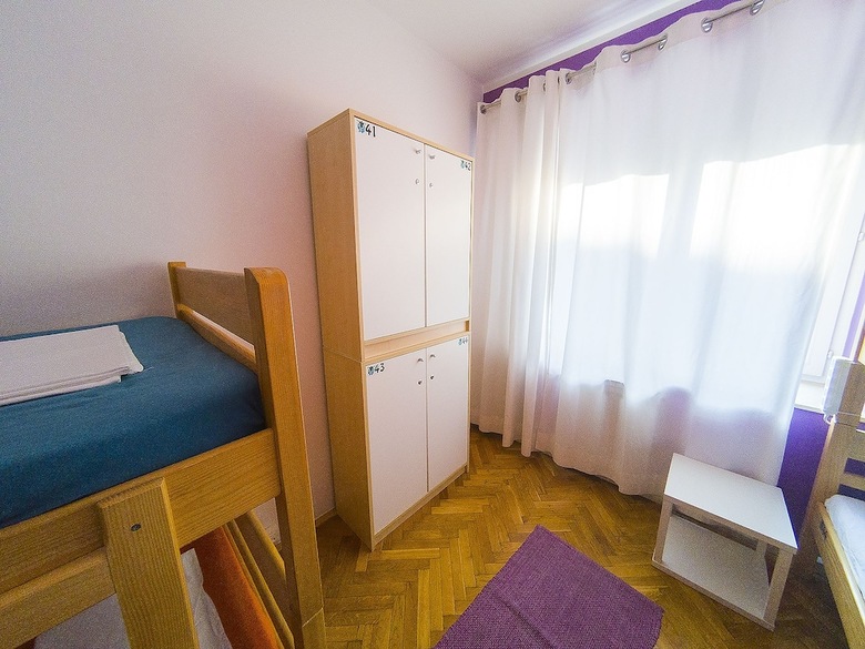 Hostal Whole Wide World Hostel & Bar