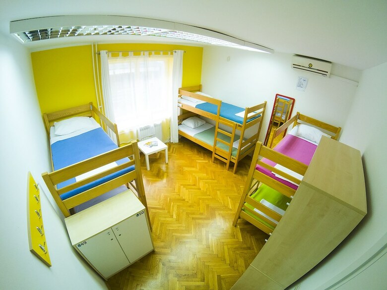 Hostal Whole Wide World Hostel & Bar