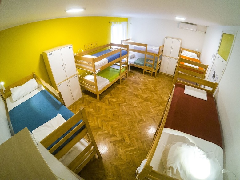 Hostal Whole Wide World Hostel & Bar