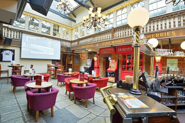 Posada The Royal Victoria & Bull Hotel