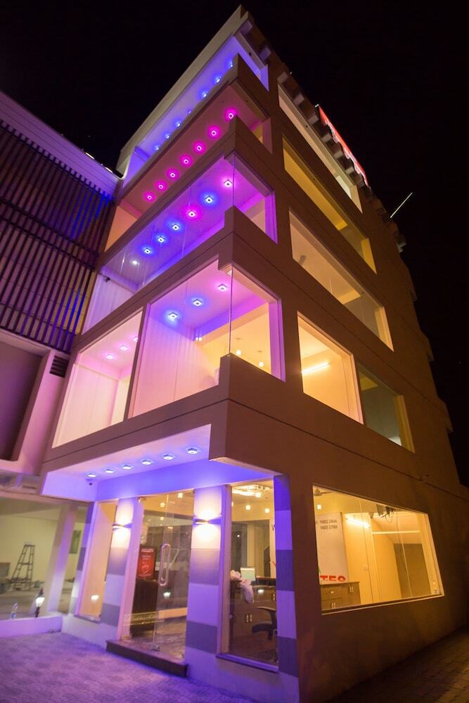 Hotel Vee Suites Bangalore
