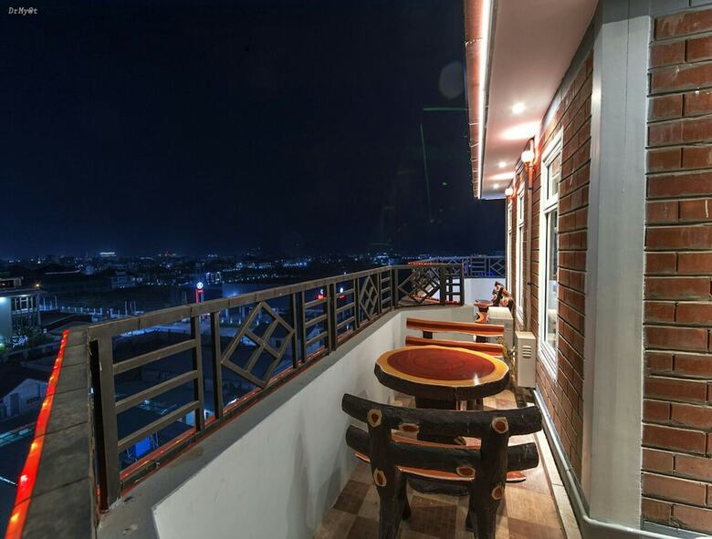 Shwe Hnin Si Hotel