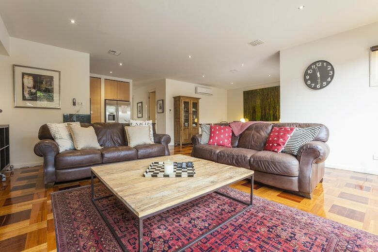 Boutique Stays - Elwood Hideaway