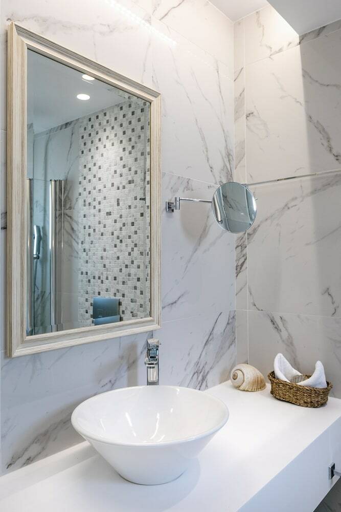 Hotel White Pearls Luxury Suites - Adults Only