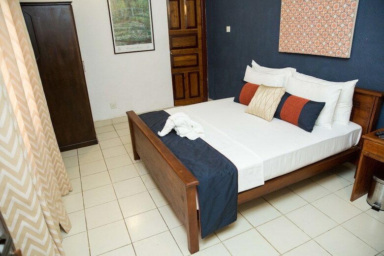 Marine Six Hotel