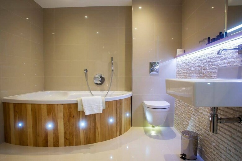 Tewin Bury Farm Hotel