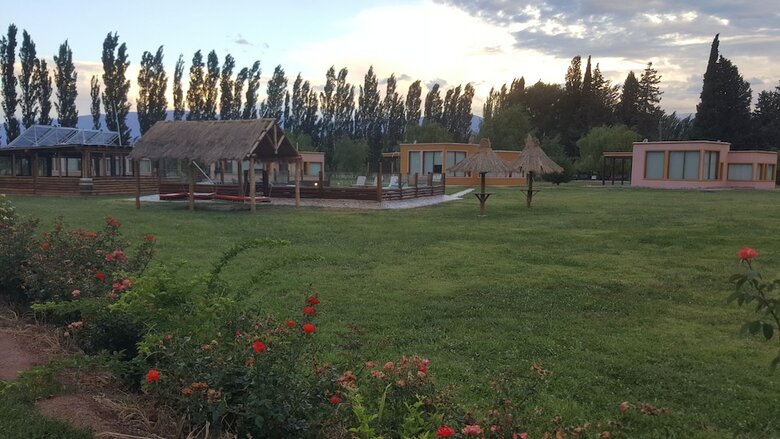 Complejo R�o Los Patos - Caba�as Y Hostel