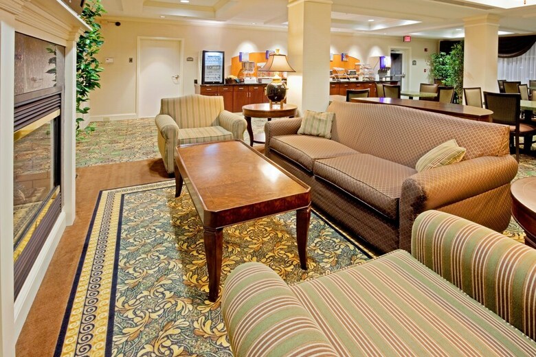 Holiday Inn Express Hotel & Suites Vestal