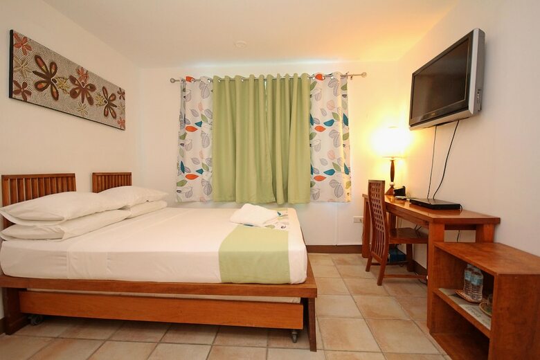 Hotel Bluewaves Beach House