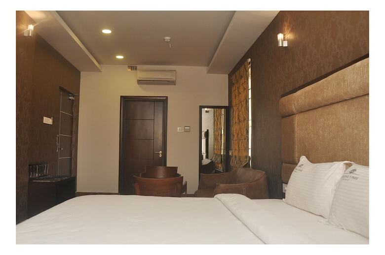 Hotel The Kings Park Residency